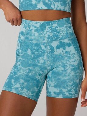 Fabletics Oasis PureLuxe High-Waisted Short 6”